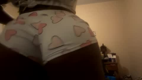 Snapshot of 000cloud9000 chatting on 12-28-24, 04:19 Cloud9 online show from 12-28-24, 04:19