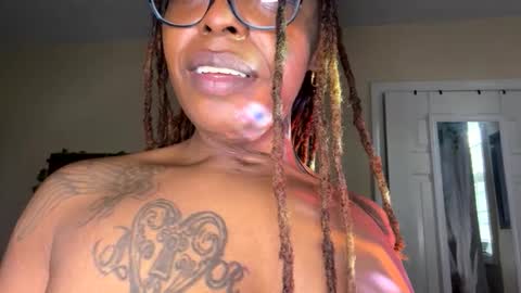 Snapshot of 000cloud9000 chatting on 04-01-26, 01:52 Cloud9 online show from 04-01-26, 01:52