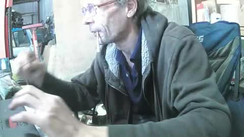 Snapshot of 03oldskoolatgm chatting on 06-04-26, 10:05 03oldskoolatgm online show from 06-04-26, 10:05