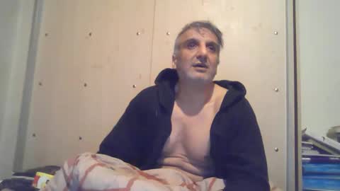 Snapshot of 0luvmonkey chatting on 01-11-26, 01:43 0luvmonkey online show from 01-11-26, 01:43