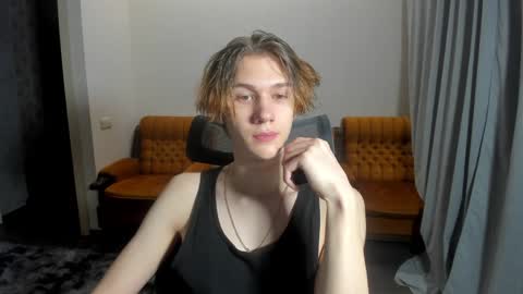 Snapshot of 0verlandd chatting on 01-04-25, 10:38 Adam online show from 01-04-25, 10:38