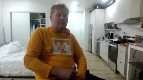 Snapshot of 1029mn chatting on 10-13-25, 05:51 Takin Profits online show from 10-13-25, 05:51