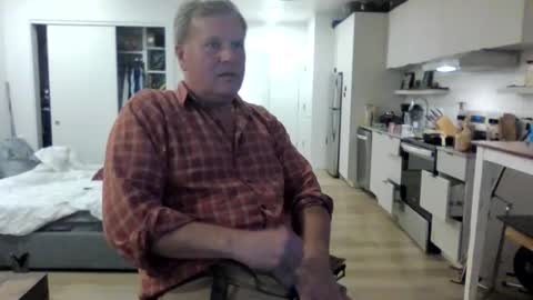 Snapshot of 1029mn chatting on 10-18-25, 02:47 Takin Profits online show from 10-18-25, 02:47