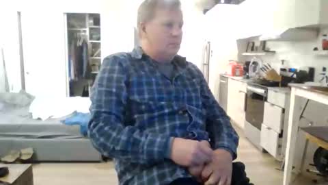 Snapshot of 1029mn chatting on 10-30-25, 02:46 Takin Profits online show from 10-30-25, 02:46