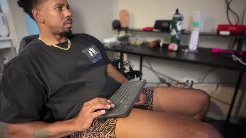 Snapshot of 10inch_gymjunky chatting on 05-19-26, 07:31 MrSteeleXXX - snapchat online show from 05-19-26, 07:31