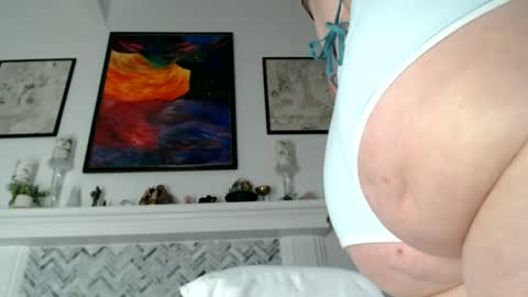 Aurora Willows online show from 06-14-26, 02:24