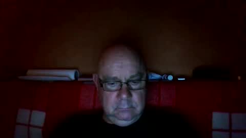 Snapshot of 17revox chatting on 10-28-25, 07:49 17revox online show from 10-28-25, 07:49