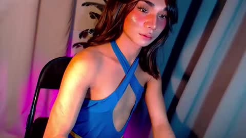 Snapshot of 18_nicole chatting on 04-01-26, 01:52 barbie online show from 04-01-26, 01:52