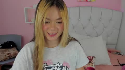 Snapshot of 18candy chatting on 04-22-26, 12:28 18candy online show from 04-22-26, 12:28