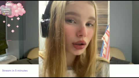 Kira online show from 11-07-25, 04:56