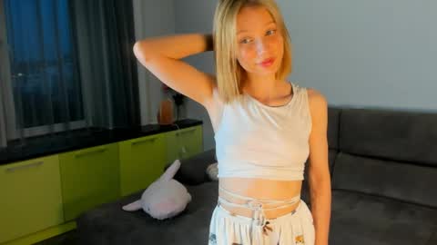 Kira online show from 06-01-26, 04:41