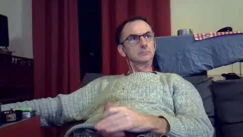 Snapshot of 18remy45 chatting on 12-18-24, 10:46 18remy45 online show from 12-18-24, 10:46