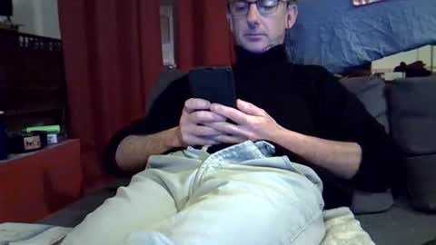 Snapshot of 18remy45 chatting on 12-30-24, 07:11 18remy45 online show from 12-30-24, 07:11