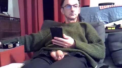 Snapshot of 18remy45 chatting on 10-09-25, 08:29 18remy45 online show from 10-09-25, 08:29