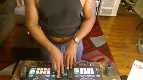 Snapshot of 19ericb68 chatting on 02-06-25, 05:35 Mr. E the BBC online show from 02-06-25, 05:35