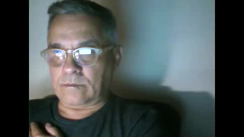 Snapshot of 1_maxx_1 chatting on 01-15-25, 10:57 1_maxx_1 online show from 01-15-25, 10:57