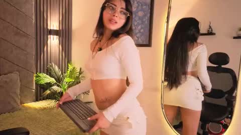 anya online show from 11-28-25, 07:55