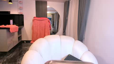 Snapshot of 1bonnie chatting on 02-25-25, 01:30 Hello soy bonnie online show from 02-25-25, 01:30