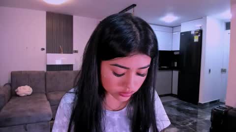 Snapshot of 1bonnie chatting on 09-09-25, 12:54 Hello soy bonnie online show from 09-09-25, 12:54