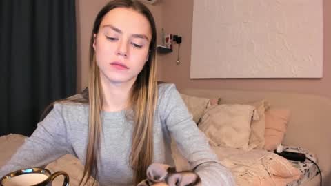 Snapshot of 1i1ypa1mer chatting on 12-10-24, 09:33 Lily 3 online show from 12-10-24, 09:33