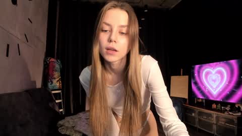 Snapshot of 1i1ypa1mer chatting on 01-10-25, 06:06 Lily 3 online show from 01-10-25, 06:06