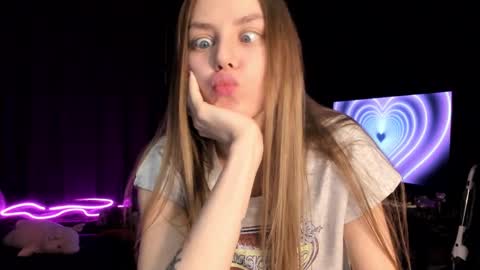 Snapshot of 1i1ypa1mer chatting on 02-11-25, 07:48 Lily 3 online show from 02-11-25, 07:48