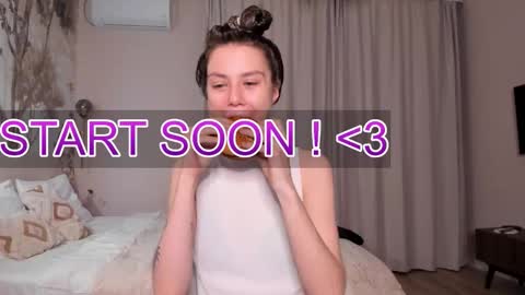 Snapshot of 1i1ypa1mer chatting on 11-04-25, 03:44 Lily 3 online show from 11-04-25, 03:44