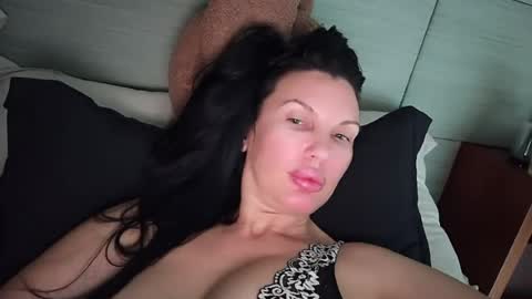 Snapshot of 1lovely1 chatting on 07-27-26, 02:57 Onna online show from 07-27-26, 02:57