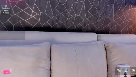 Snapshot of 1m_bella chatting on 03-04-25, 05:21 bella online show from 03-04-25, 05:21