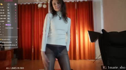 Snapshot of 1mari_01 chatting on 05-20-26, 09:48 Marie online show from 05-20-26, 09:48