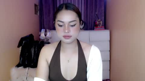 Snapshot of 1miracle_tranny chatting on 06-27-26, 06:07 1miracle_tranny online show from 06-27-26, 06:07