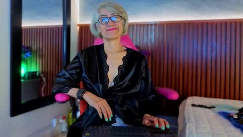 Miss Monserrate online show from 03-19-26, 01:37