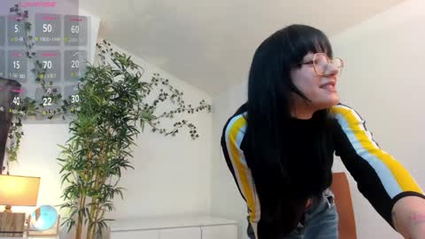 Moona  online show from 04-02-26, 05:54