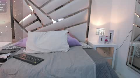 Luisa online show from 01-17-25, 02:50