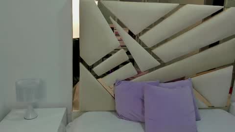 Luisa online show from 03-11-25, 08:52