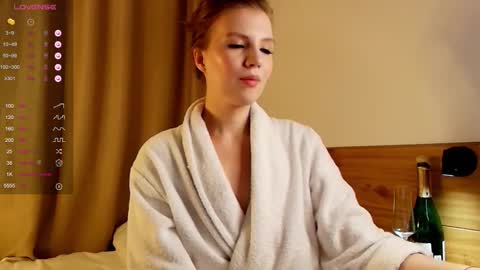 Snapshot of 1slavicdoll chatting on 10-03-25, 01:02 VICTORIA online show from 10-03-25, 01:02