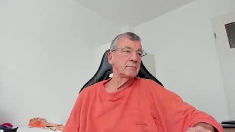 Henk online show from 10-29-25, 02:52