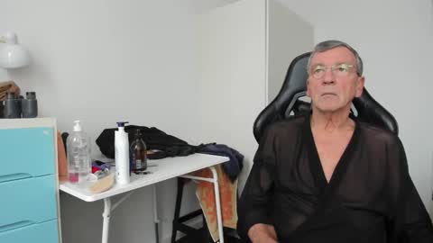 Henk online show from 12-14-25, 12:21