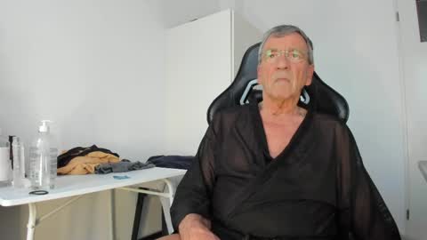 Henk online show from 04-19-26, 06:21