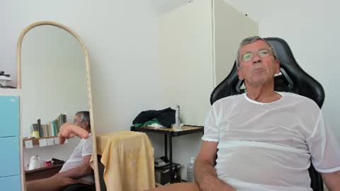 Henk online show from 07-11-26, 02:42