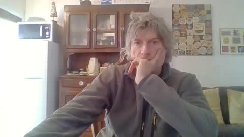 22esserre online show from 01-29-25, 01:49