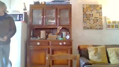 22esserre online show from 02-26-26, 01:10