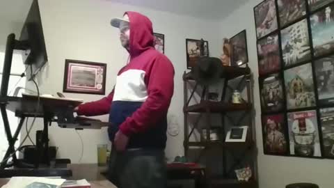 Snapshot of 247edgeallday chatting on 10-27-25, 01:04 247edgeallday online show from 10-27-25, 01:04