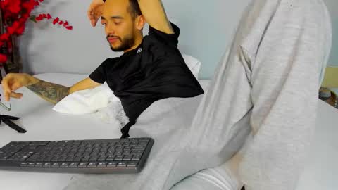 2_fire online show from 11-08-25, 08:18