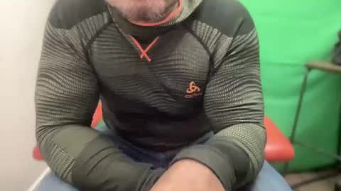 Snapshot of 2addictivelyhorny chatting on 02-19-25, 04:22 Jake n Judy online show from 02-19-25, 04:22