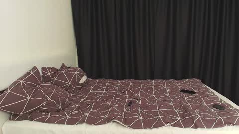 Eleot online show from 10-18-25, 02:40