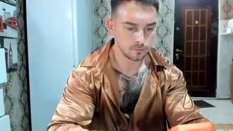 2sexymuscles online show from 06-21-26, 08:33