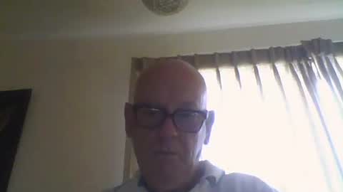 Snapshot of 304705449t chatting on 02-08-25, 06:43 Peter online show from 02-08-25, 06:43