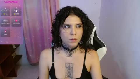 erika online show from 06-10-26, 02:01