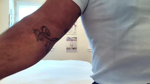 Snapshot of 3totangox chatting on 10-09-25, 09:02 3 to tango online show from 10-09-25, 09:02